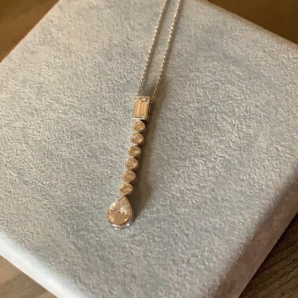 Epiphany multistone drop necklace with chain chain - Picture 5 of 6